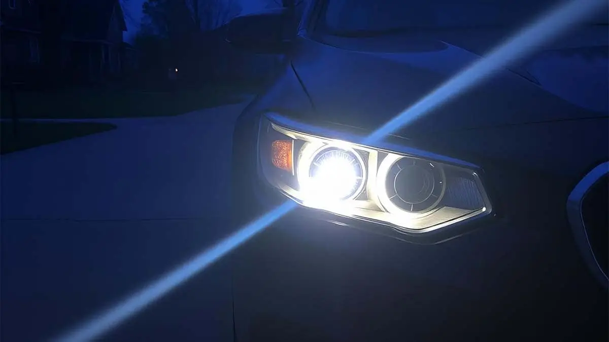 Importancia luces coches