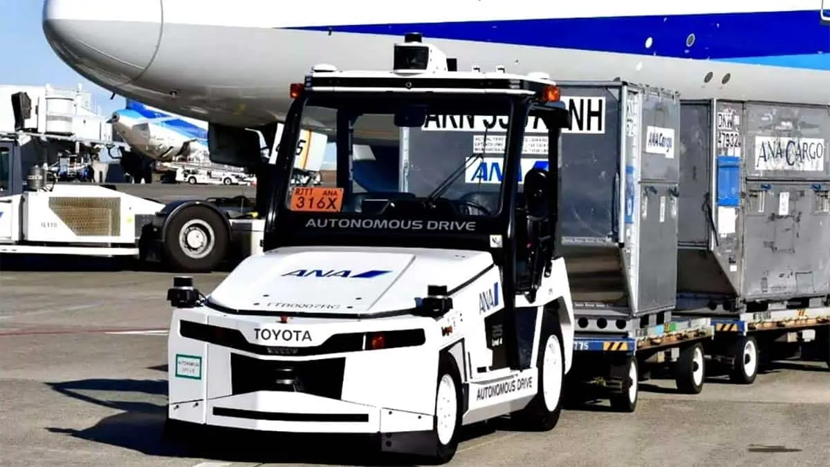 Toyota, veh&iacute;culo aut&oacute;nomo de transportar maletas en el aeropuerto de Haneda (Jap&oacute;n)