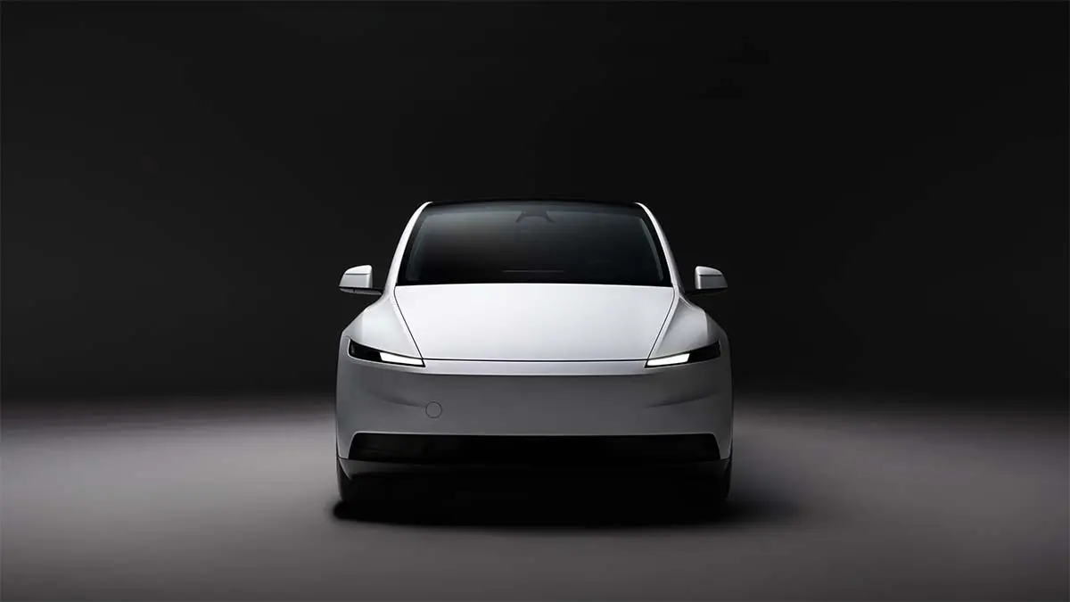 Foto frontal del Tesla Model Y Standard