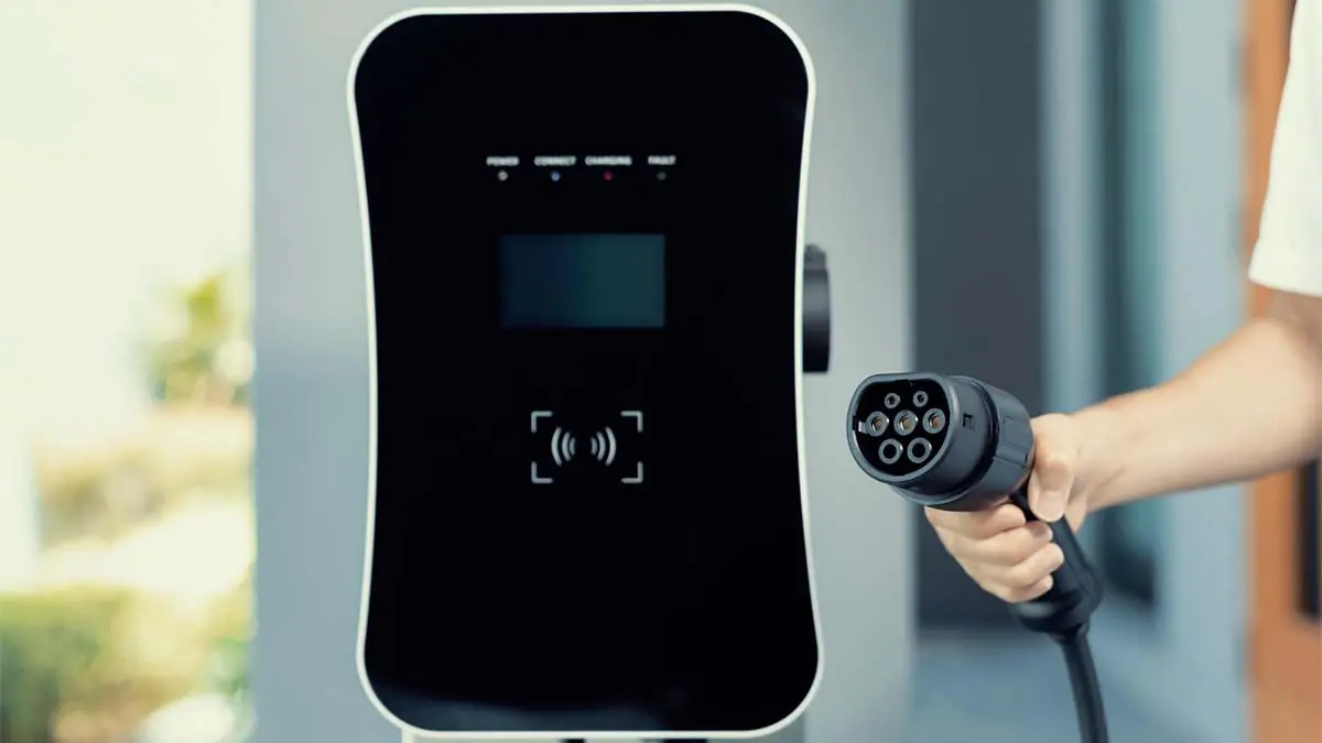 Cargador de coche el&eacute;ctrico dom&eacute;stico