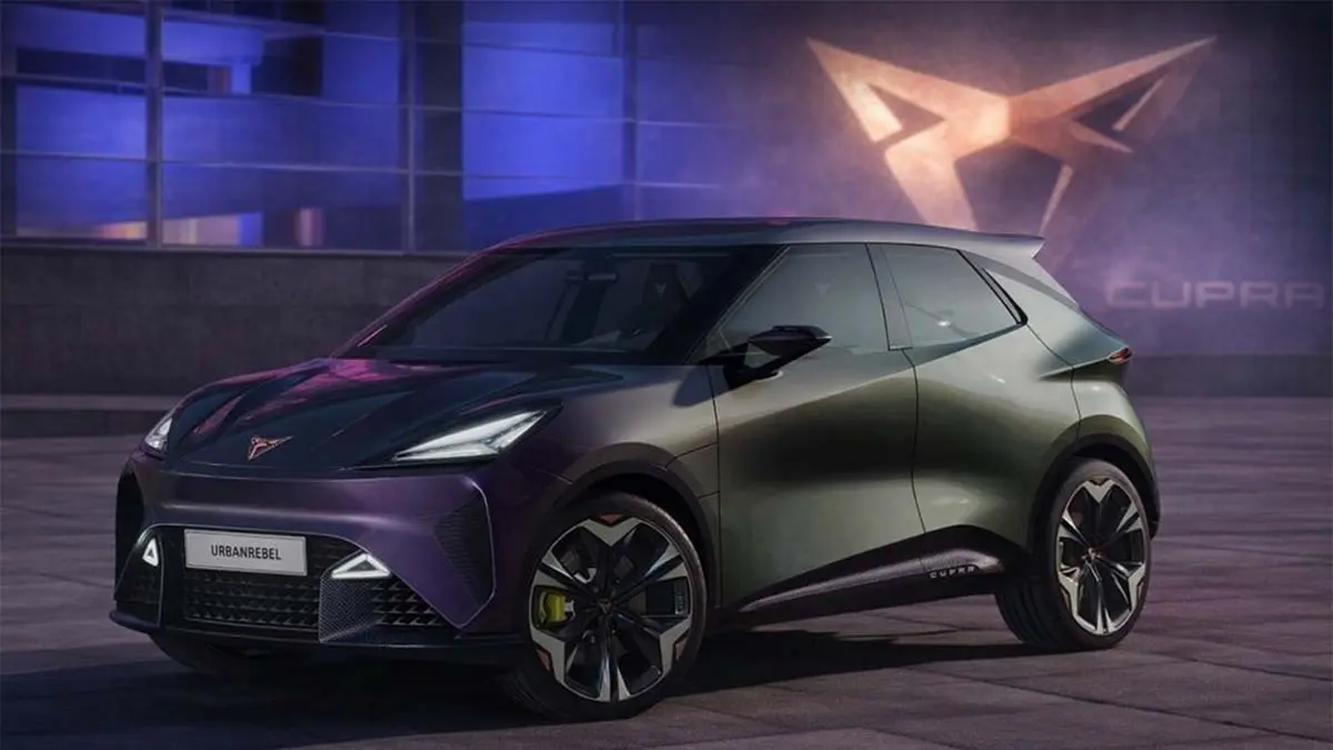 El CUPRA UrbanRebel, veh&iacute;culo el&eacute;ctrico compacto, destaca en la ciudad con dise&ntilde;o moderno y tecnolog&iacute;a avanzada.