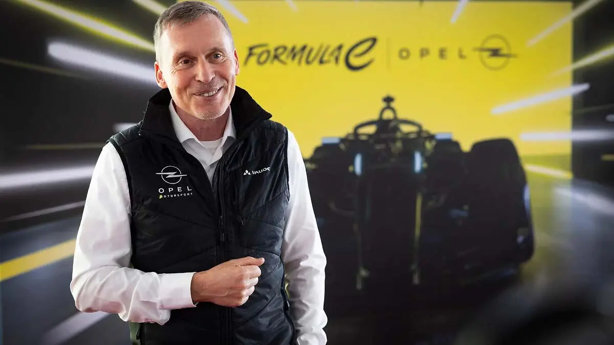 Opel GSE - Formula E. Director Jorg Schrott