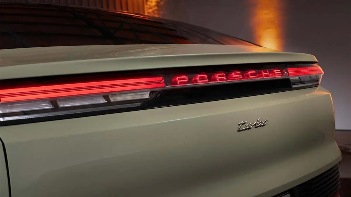 Detalle parte traser Porsche Cayenne Coup&eacute; Electric 2026