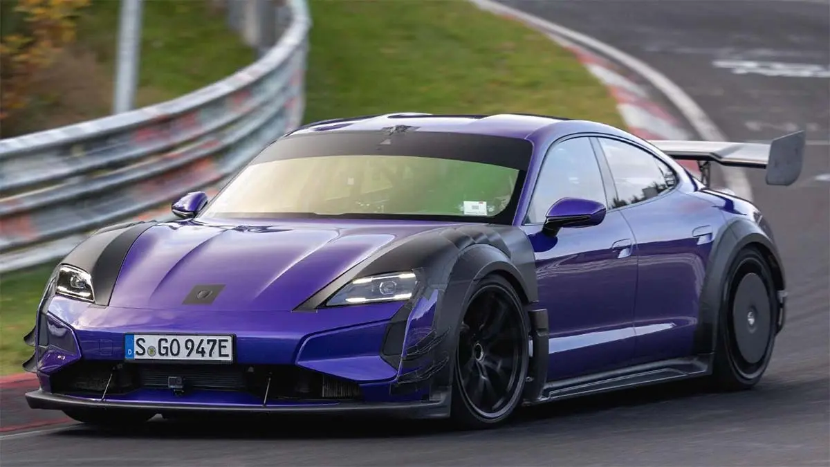 Porsche Taycan Turbo  GT (versi&oacute;n Manthey) en el circuito de N&uuml;rburgring