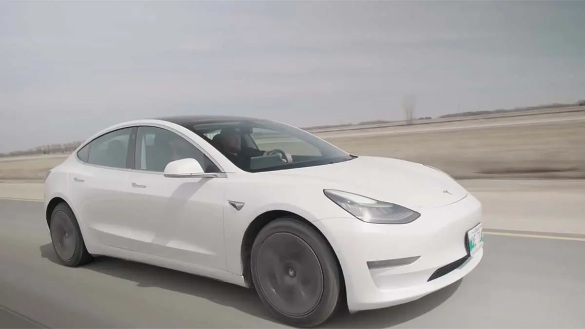 Tesla Model 3 con 611.000 km recorridos.
