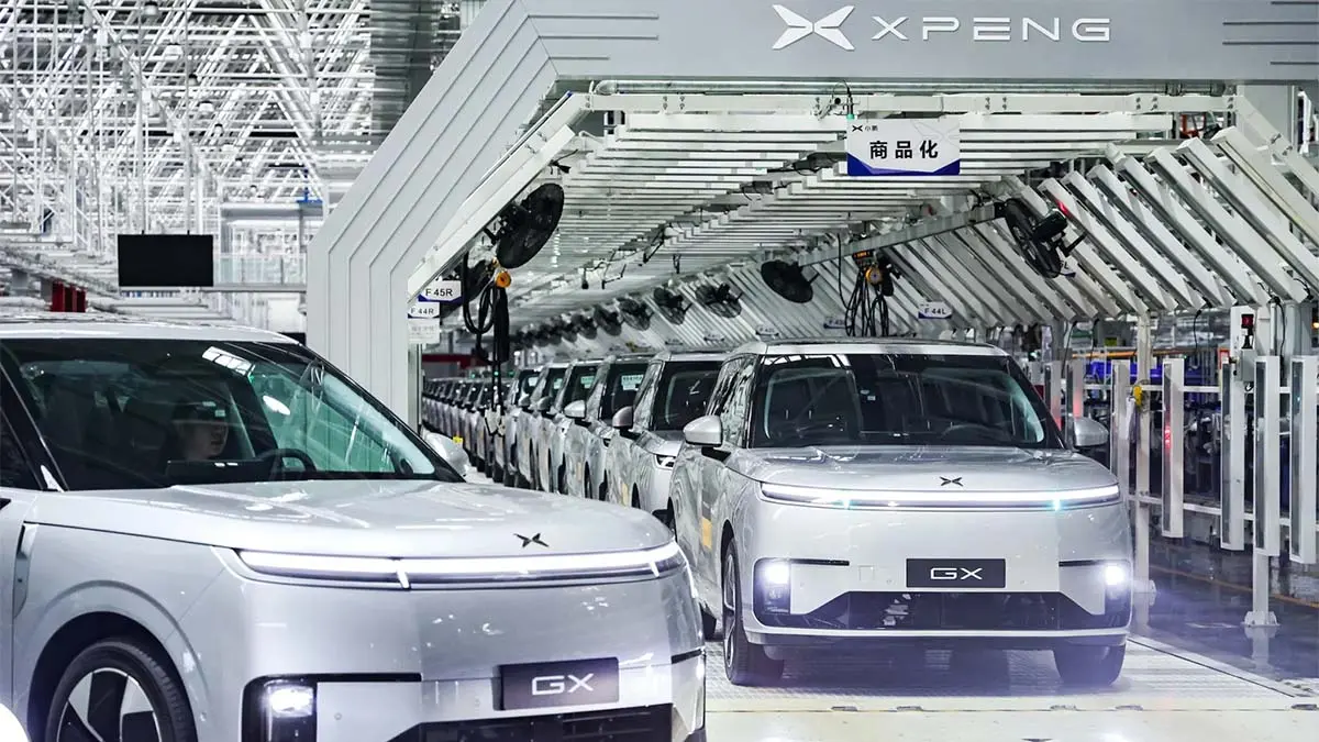 Xpeng GX en la l&iacute;nea de producci&oacute;n