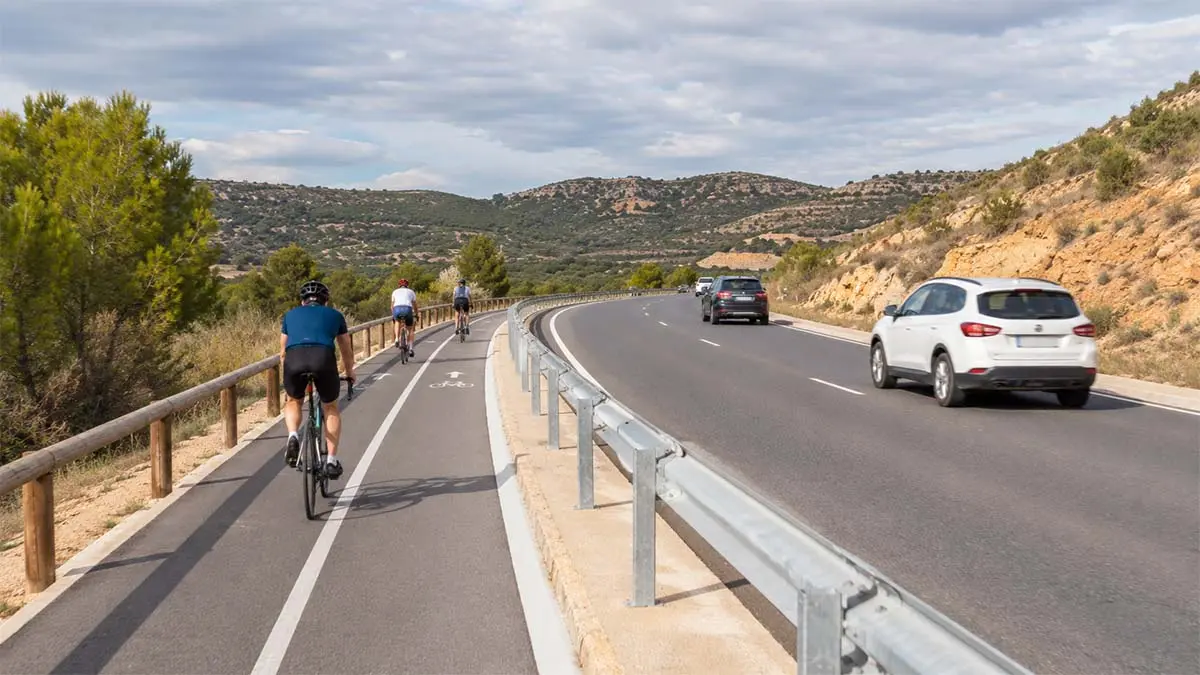 Carriles bici en sustituci&oacute;n de arcenes en las carreteras 