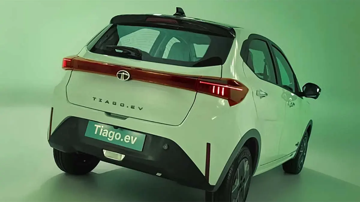 Tata Tiago EV (vista trasera)