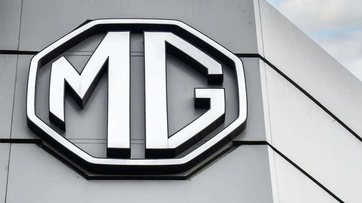 Logotipo de MG en un edificio