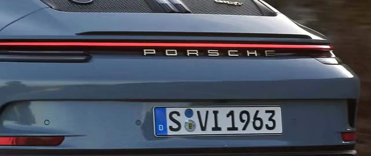 porsche-detalle-parte-trasera-motor