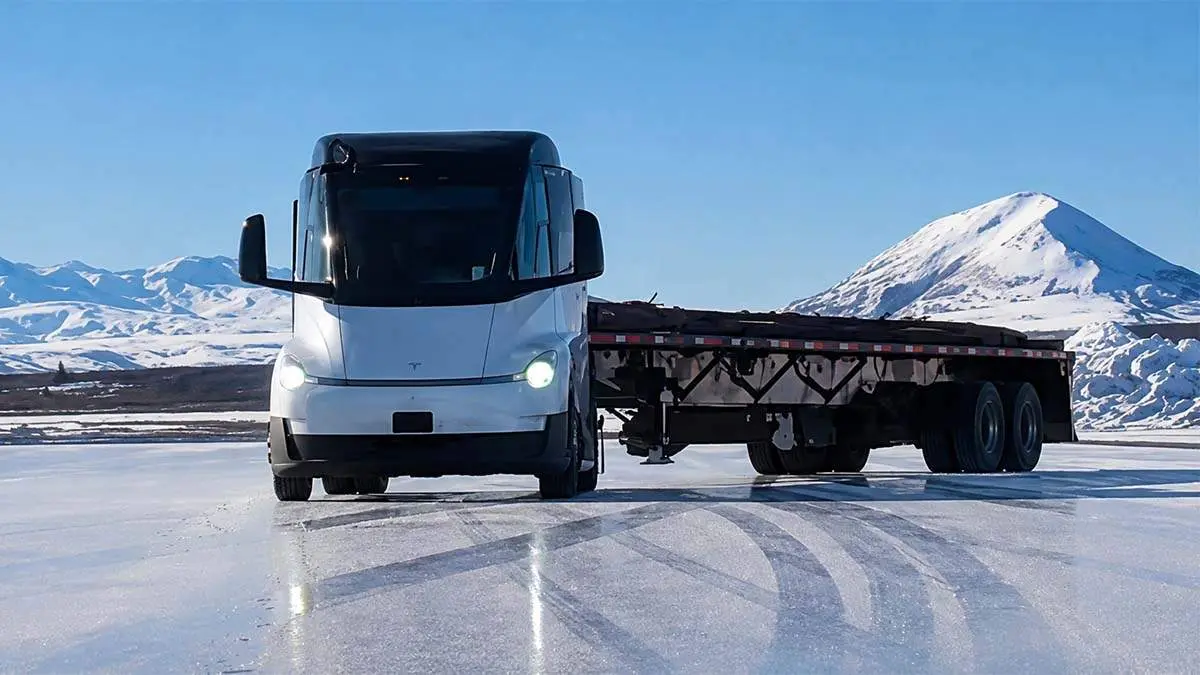 tesla-semi-tijera-hielo