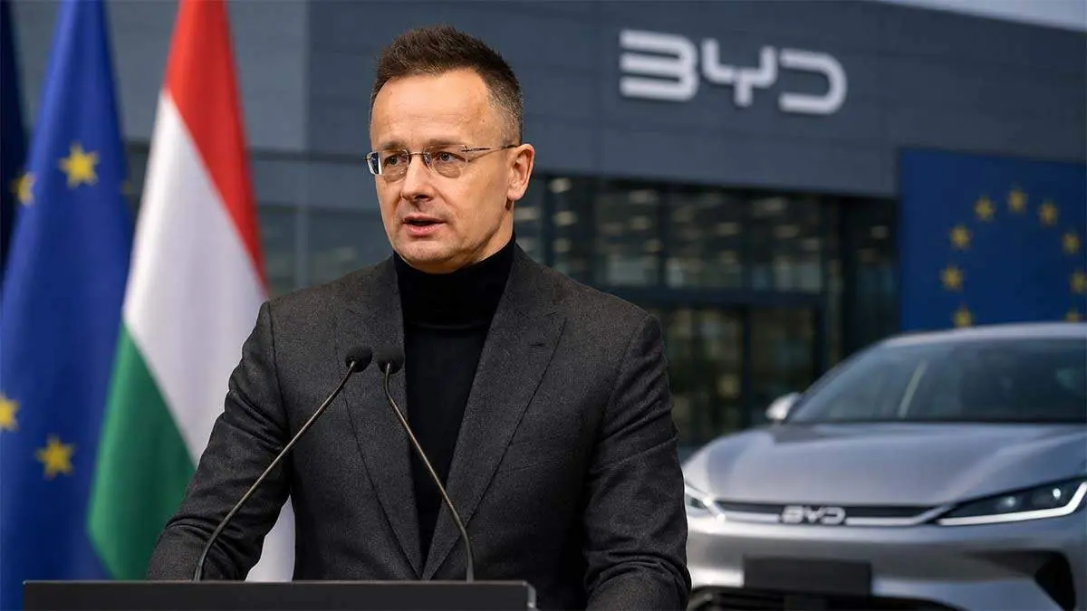 ex-ministro-hungria-Peter-Szijjartoficha-byd
