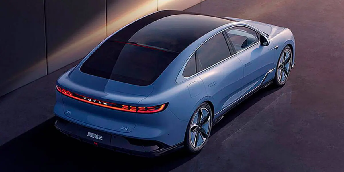 Berlina-electrica-Voyah-Zhuigang_arriba