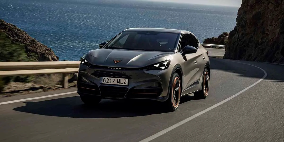 CUPRA Tavascan en carretera