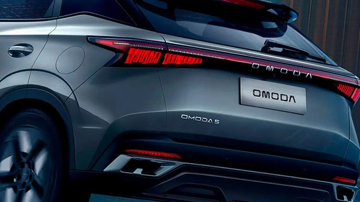 Omoda-5_tra