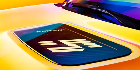 Renault-5-E-Tech_carga-capo-iluminada