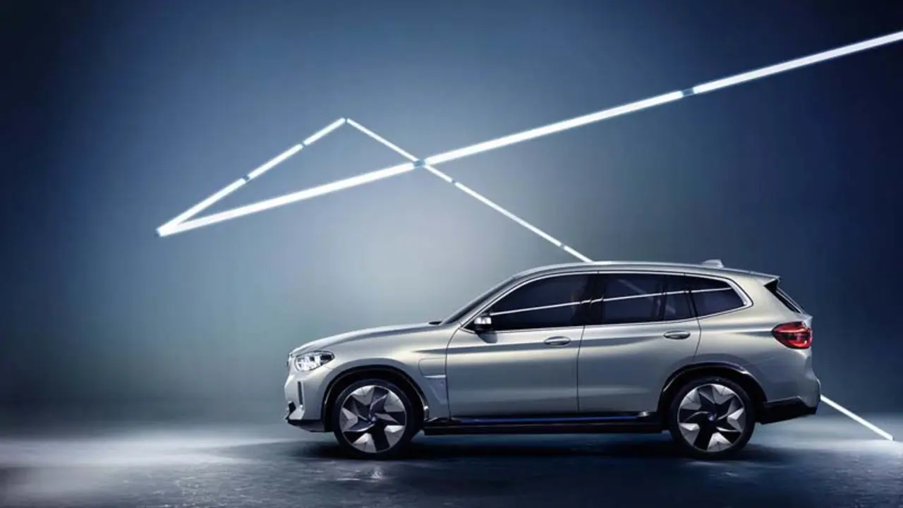 BMW iX3