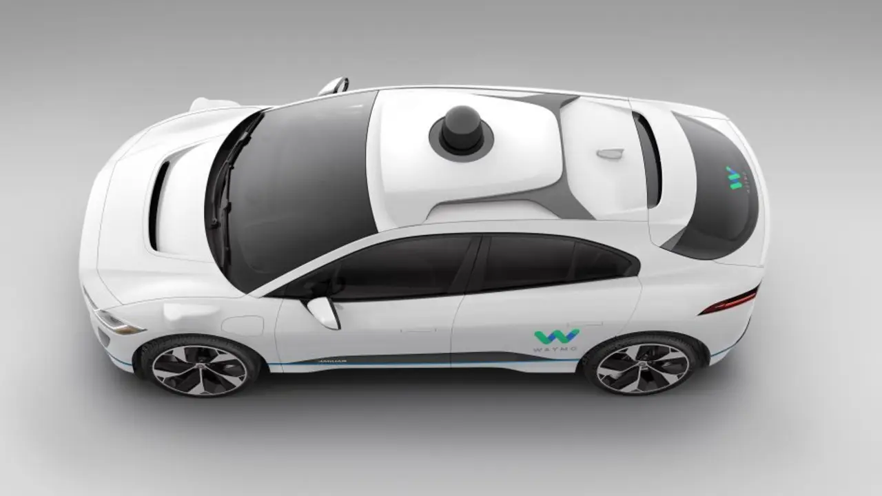 Jaguar i-Pace con la tecnolog&iacute;a de Waymo implementada