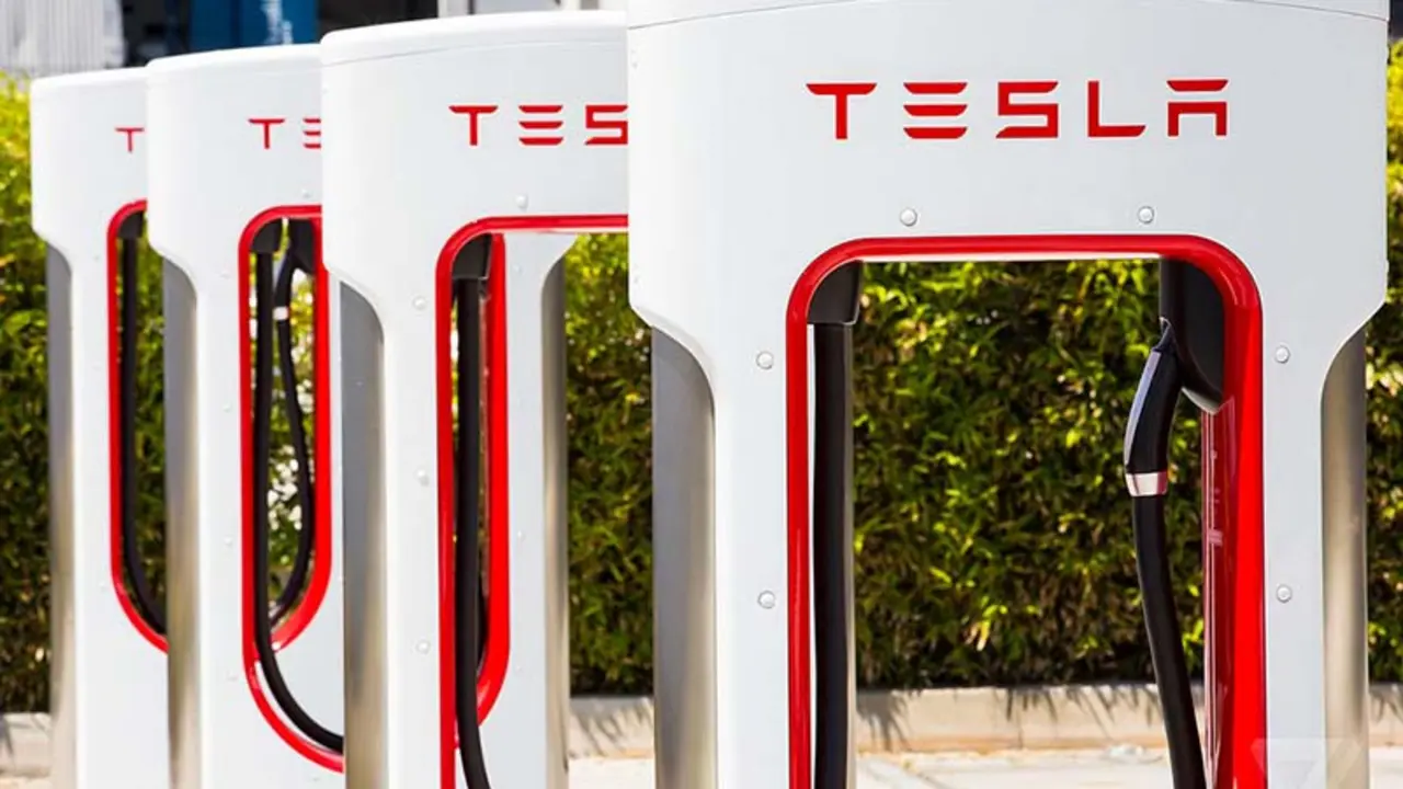 Tesla-Supercharger2