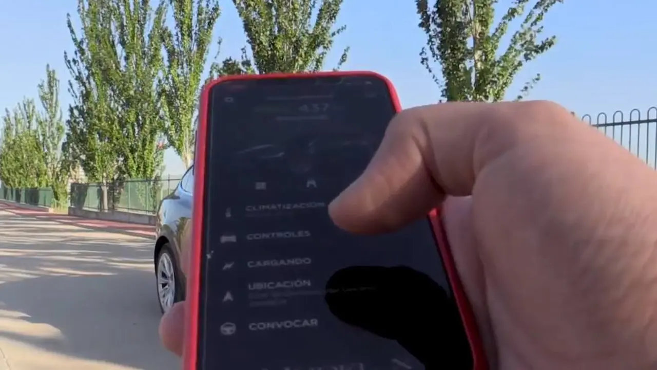 Opci&oacute;n Summon o Convocar en la APP de Tesla