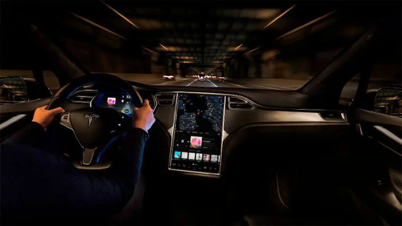 Pantalla vertical del Tesla Model X