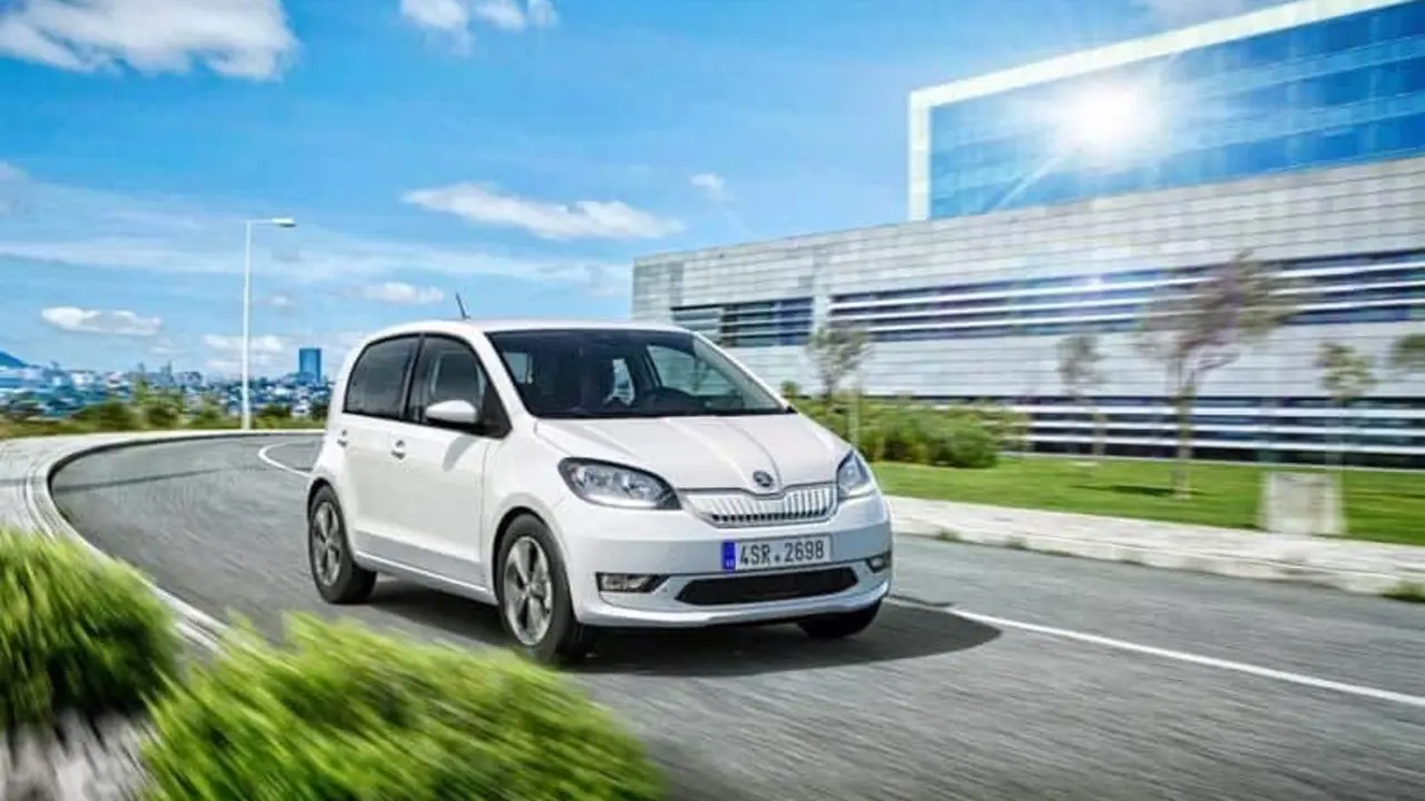 Skoda-CITIGOe_iV_movimiento-lateral