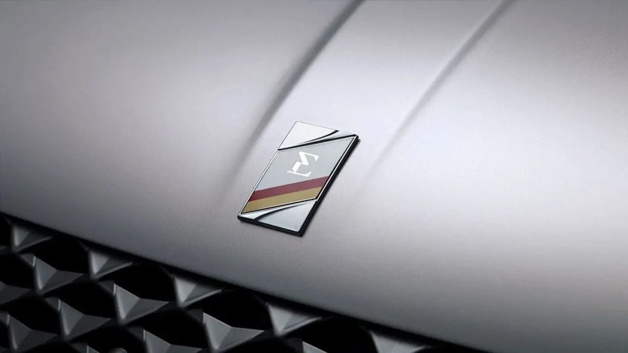 DS-3-Crossback-E-Tense_insignia-marca
