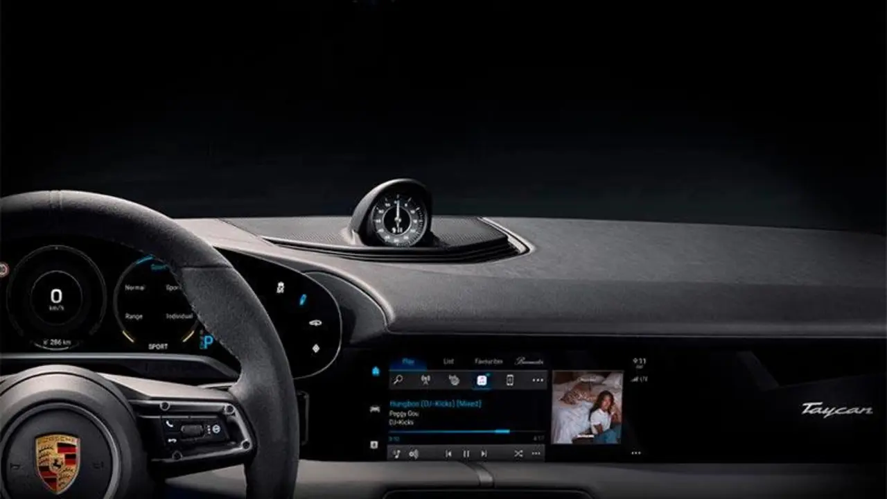 Porsche Taycan, interior con Apple Music integrado