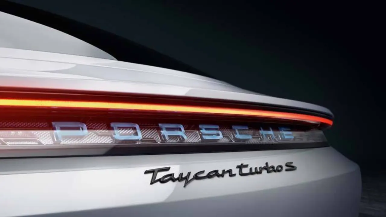 Detalle parte trasera del Porsche Taycan