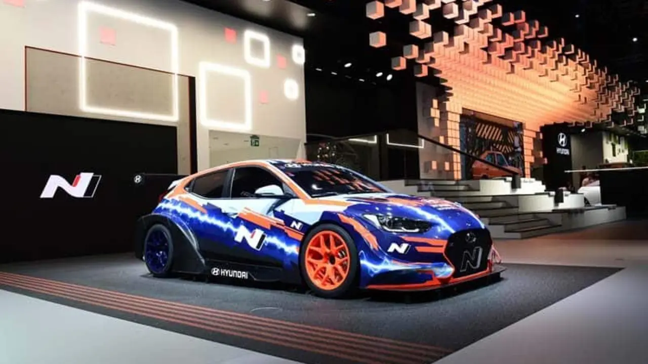 foto del Hyundai Veloster N ETCR de lateral