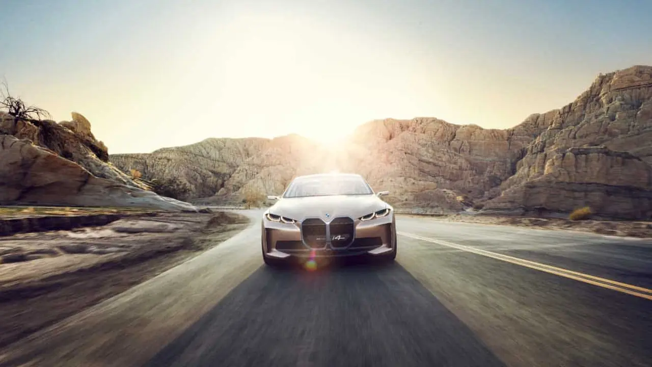 BMWi4-frontal