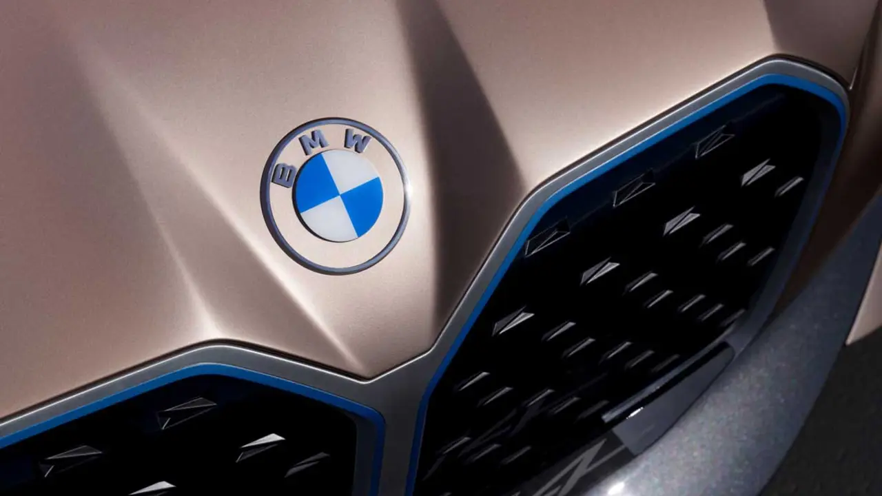 BMWi4-logo