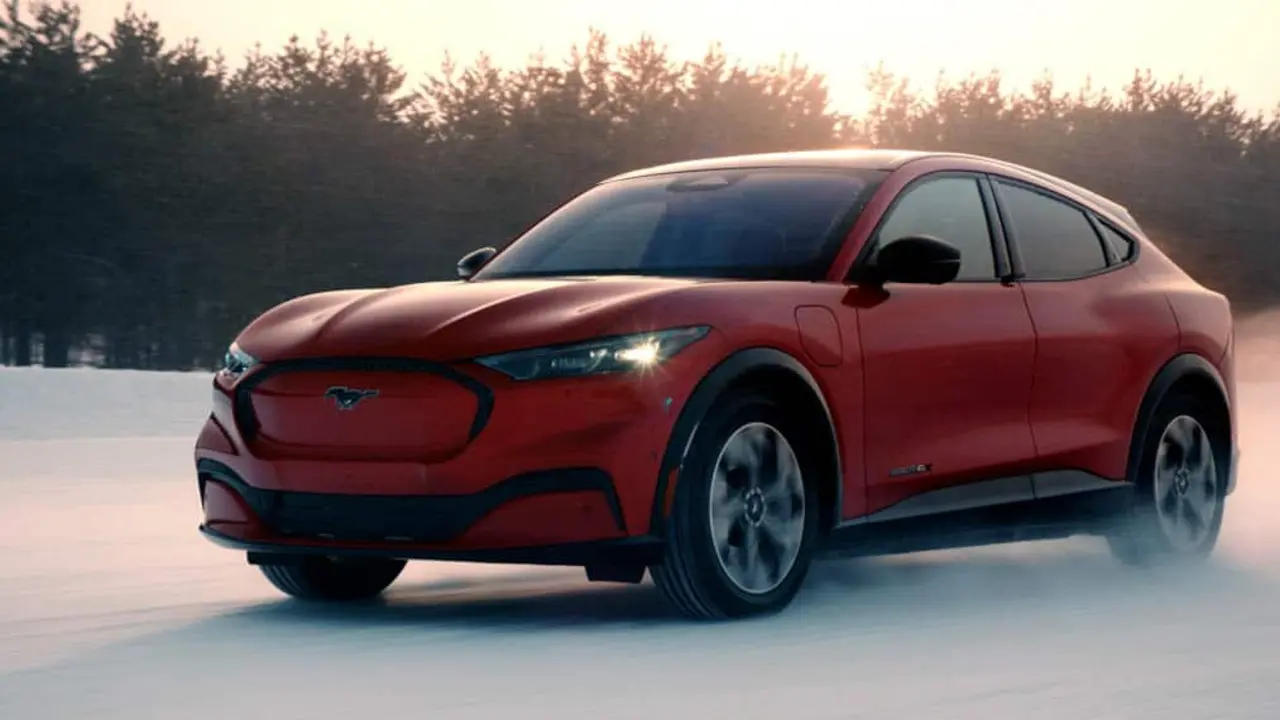 ford-mustang-mach-e_pruebas-invierno_2
