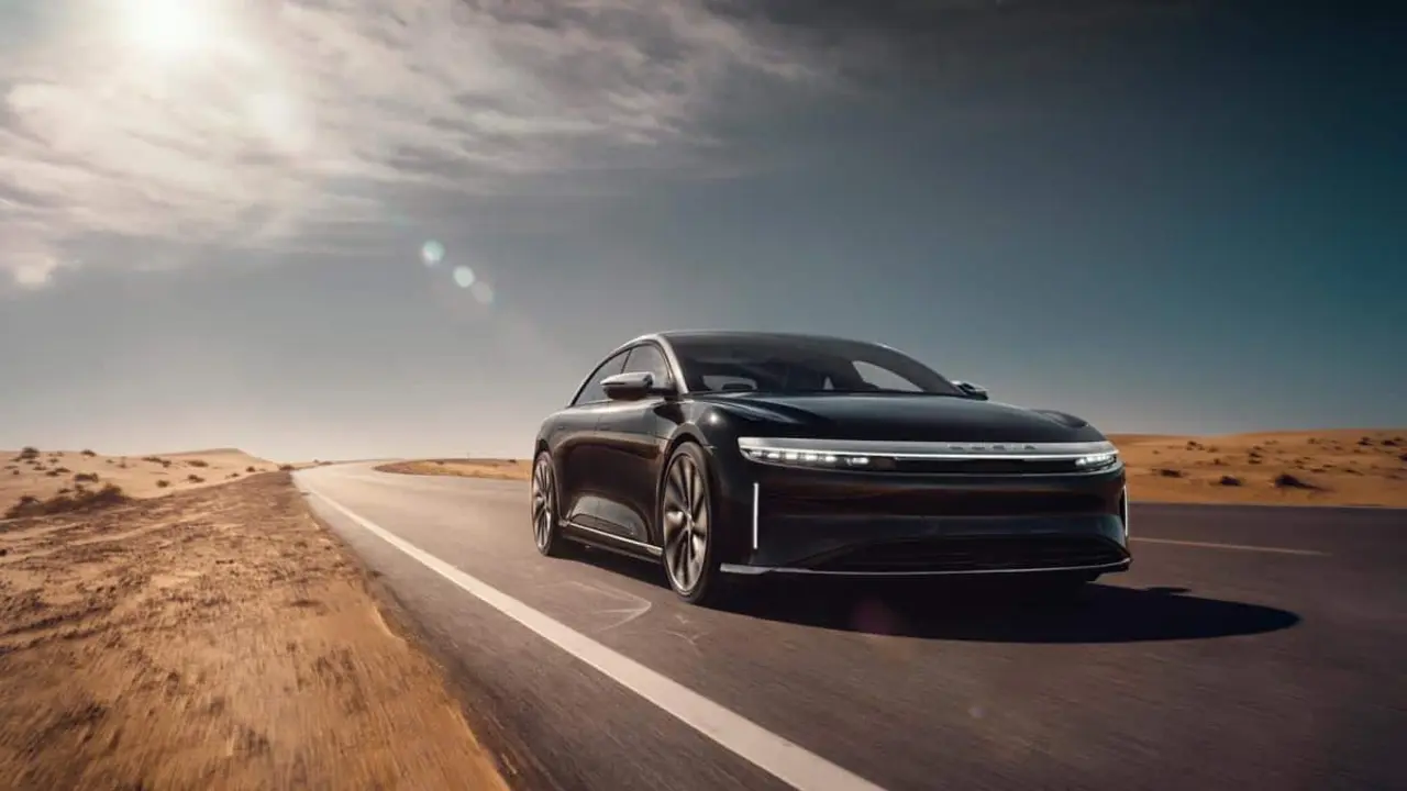 Foto de la versi&oacute;n de producci&oacute;n y final del Lucid Air