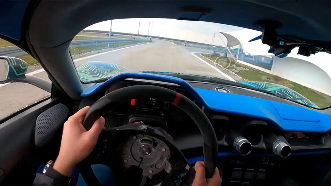 pilotando Hiper-deportivo el&eacute;ctrico Rimac C-Two