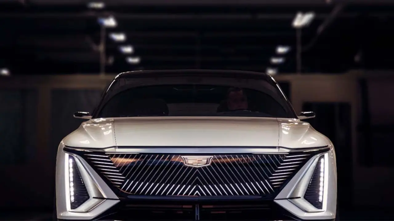 Cadillac-LYRIQ-frontal