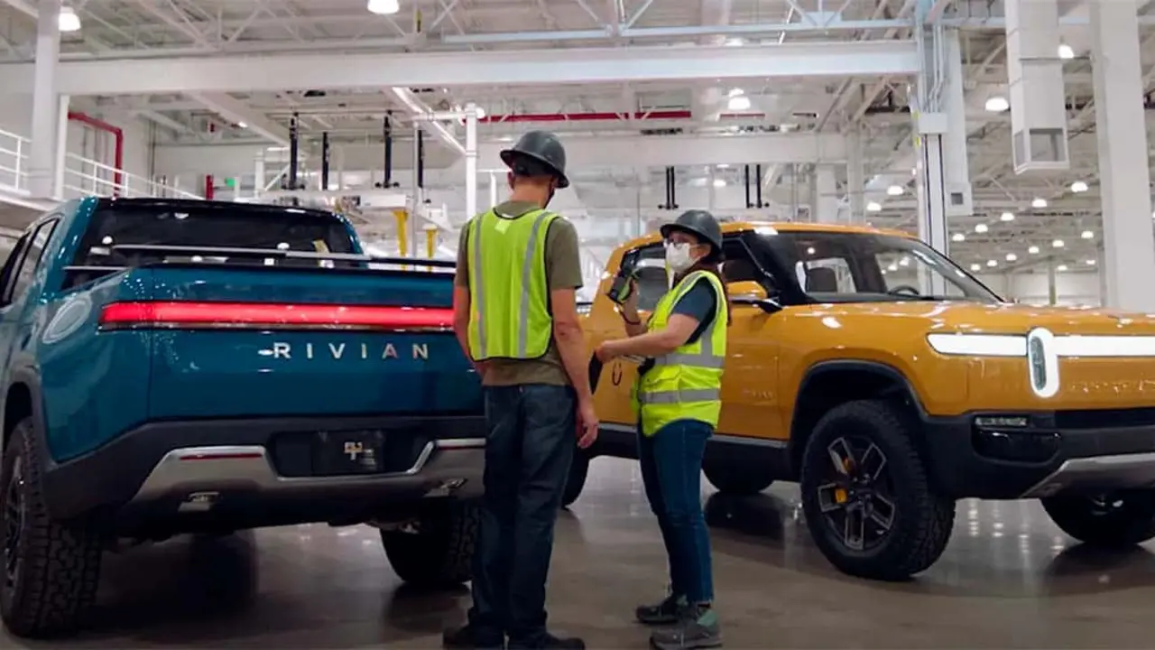 Foto del Rivian R1T en la f&aacute;brica de Rivian en Normal (Ilinois)