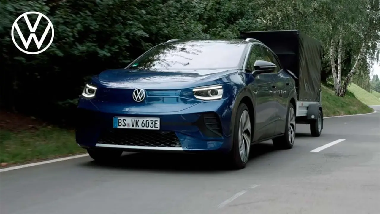 Foto del Volkswagen ID.4 remolcando carga