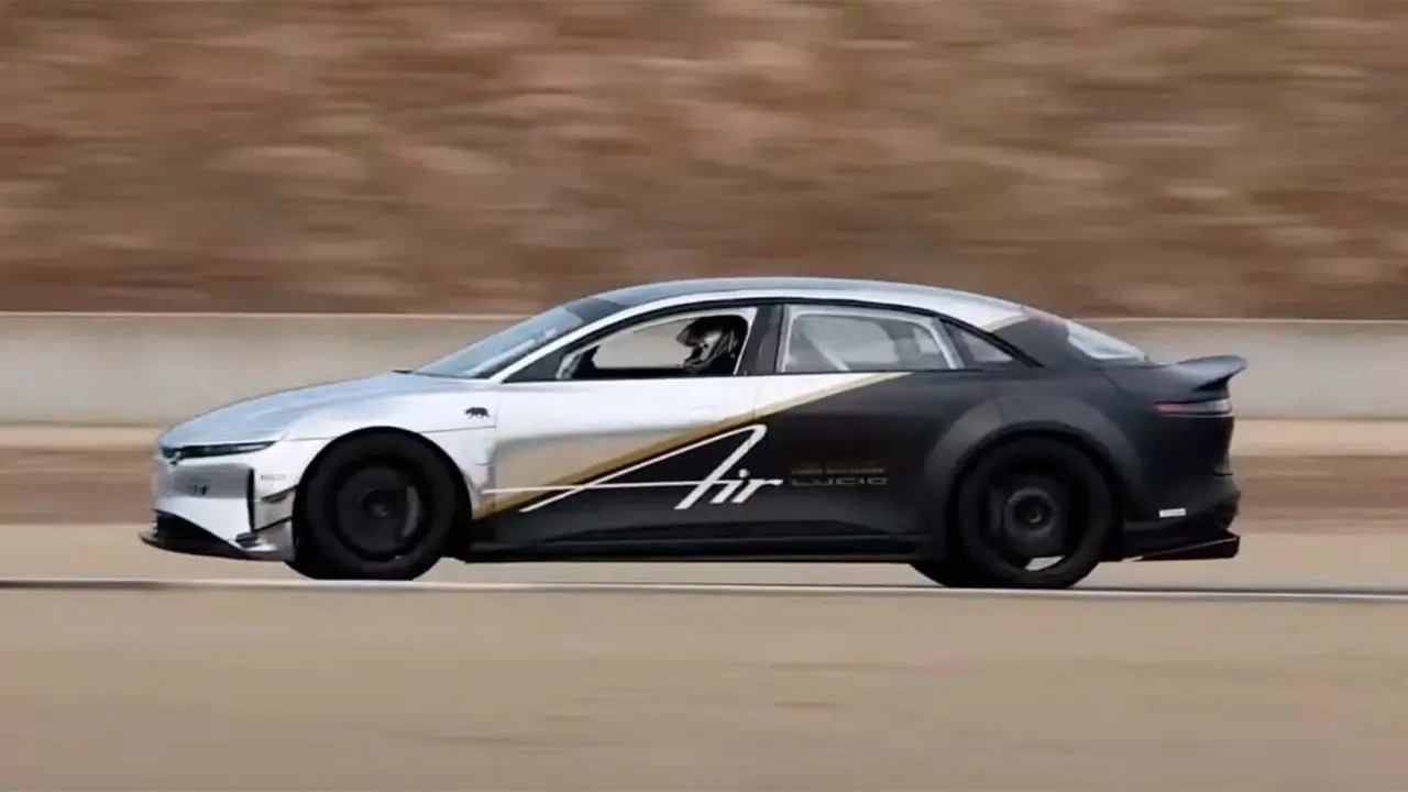 Foto del Lucid Air en el circuito de Laguna Seca