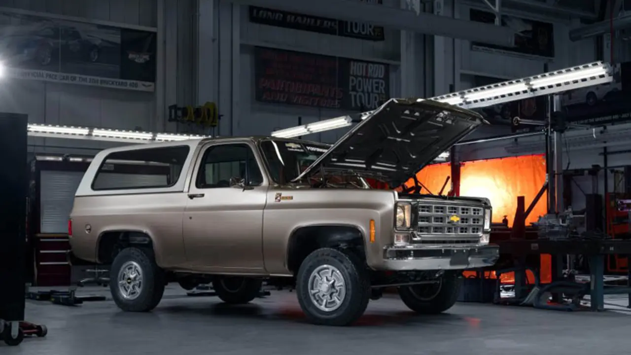 GM-Chevrolet-K5-Blazer-E_electrificada-kit-eCrater_capo-abierto