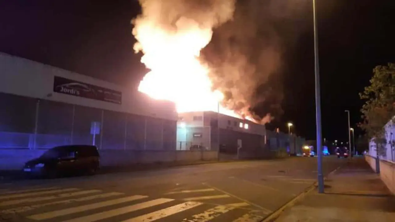 incendio-planta-silence-molins-de-rei