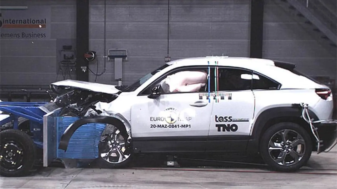 Mazda-MX-30-pruebas-Euro-NCAP_choque-frontal