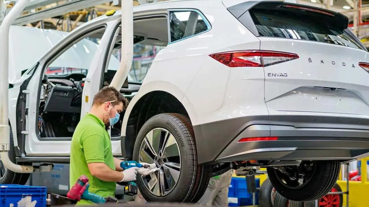 Skoda Enyaq IV en la cadena de montaje