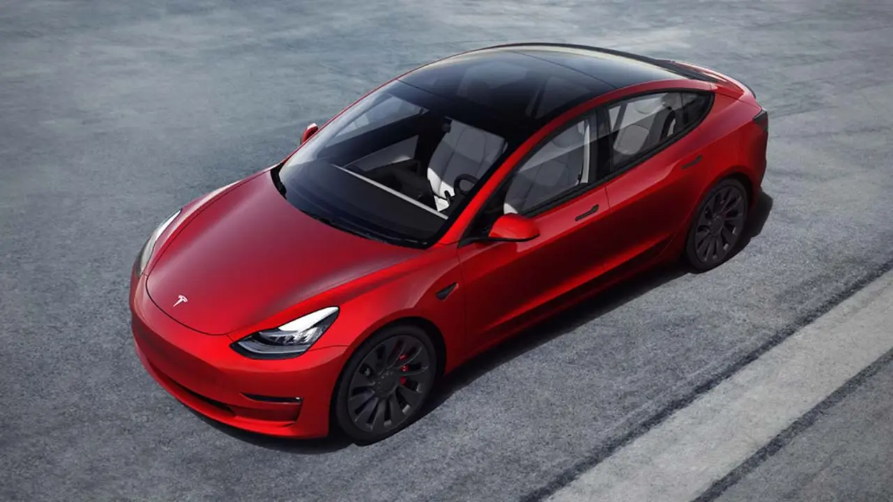 Foto del Tesla Model 3 de 2021