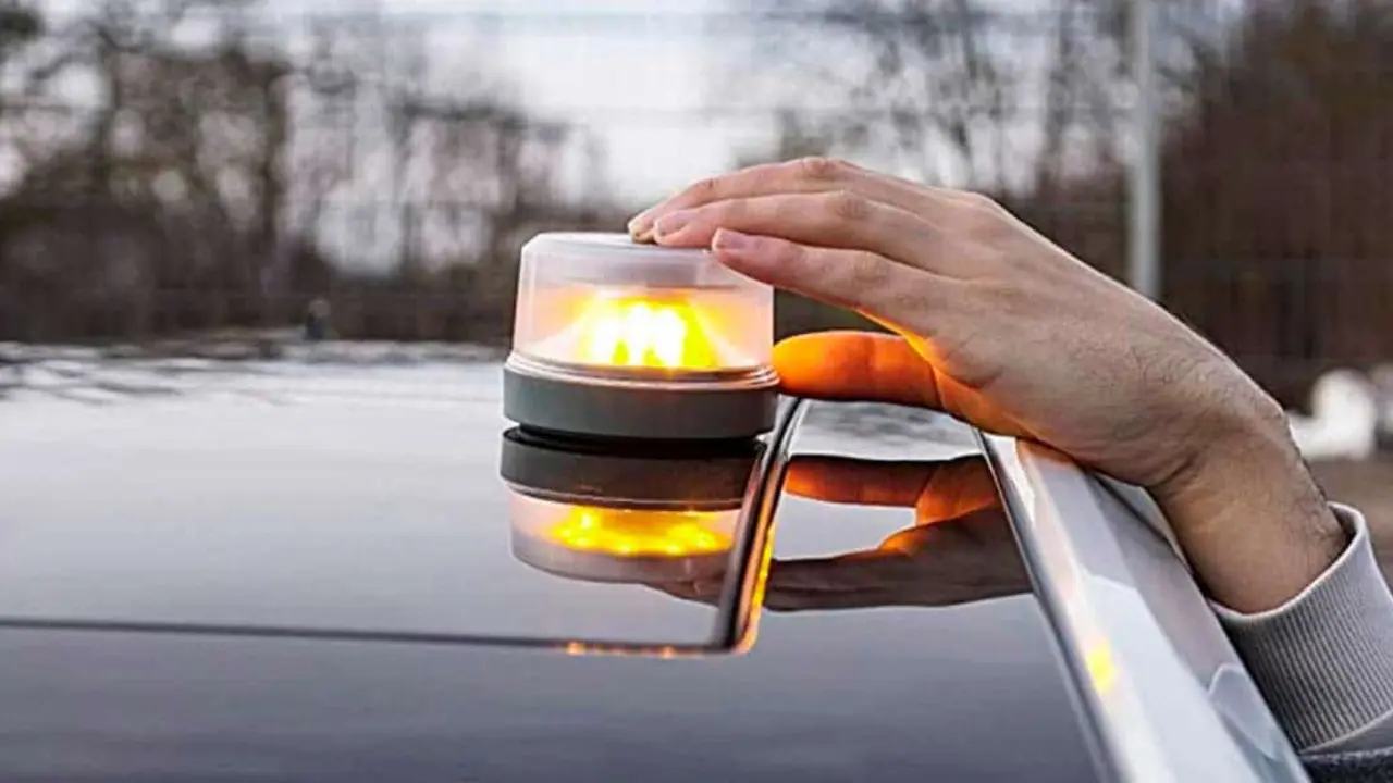 Foto de una luz de emergencia V-16 