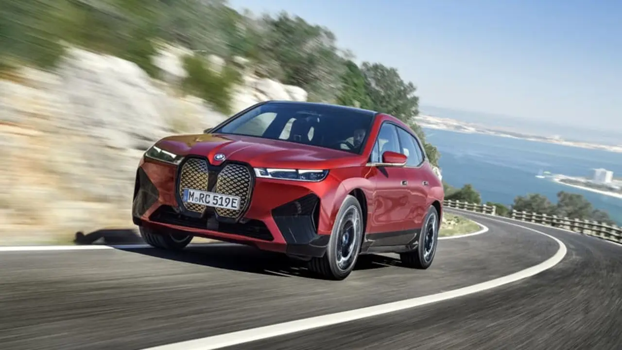 BMW-iX_color-rojo-frontal