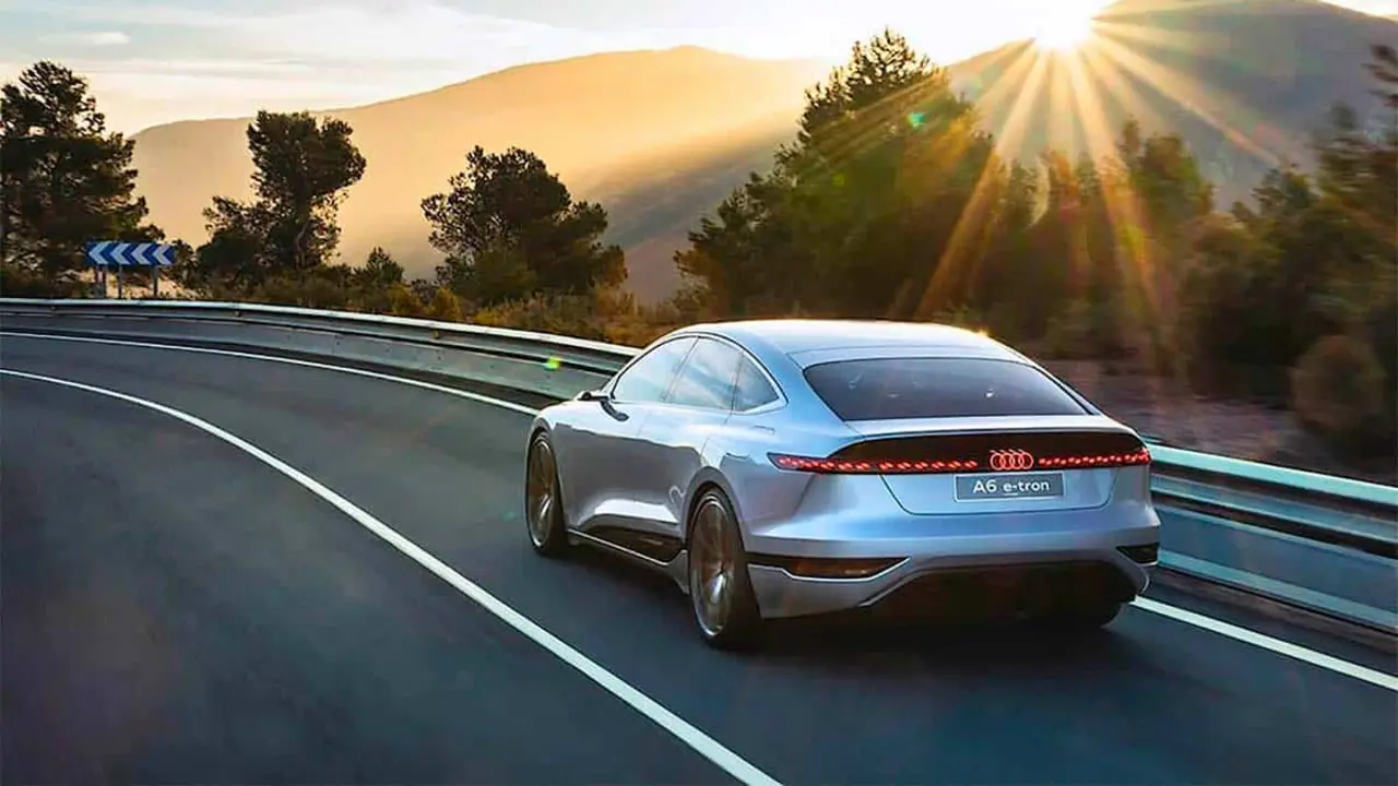 Foto del Audi A6 e-Tron visto desde atr&aacute;s