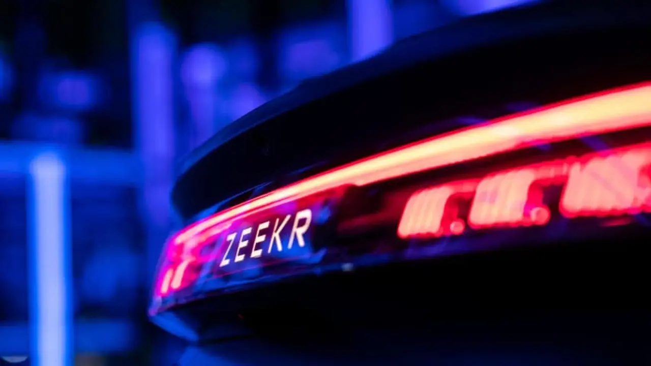 Zeekr-001-presentacion-China_marca-trasera