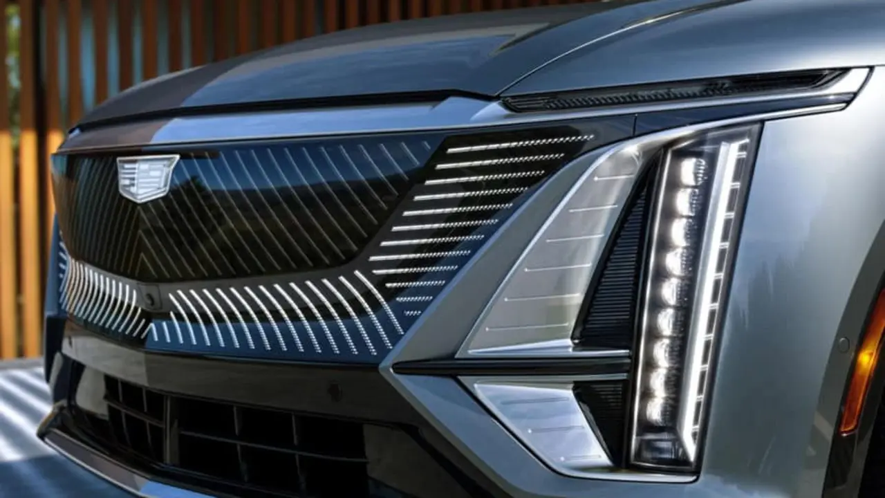 Cadillac-Lyriq_frontal-2