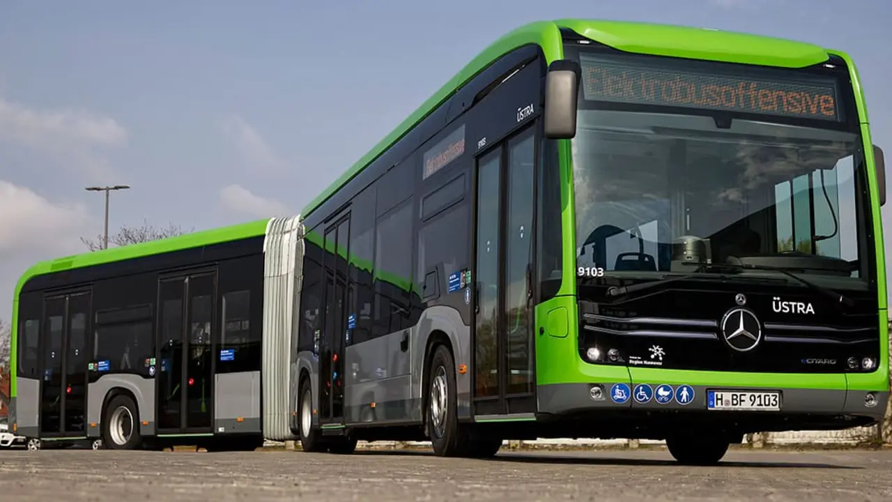 Mercedes-Benz-eCitaro-G_entregas-USTRA-Hannover